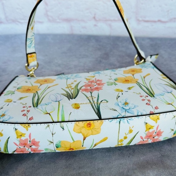 NEW✨Nanette Lepore Floral Shoulder Bag - Picture 2 of 6